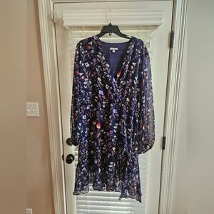 Super cute work dress.